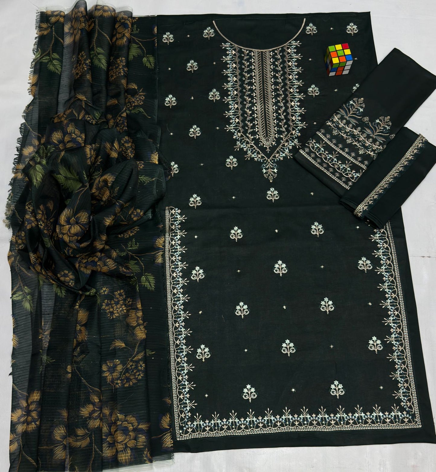 BATIK - 3PC LUXURY LAWN EMBROIDERED SUIT -4038